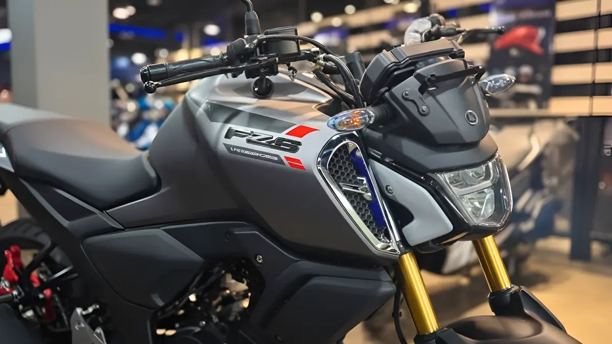 कॉलेज में अलग पहचान बनाएंगी Yamaha FZs Fi Hybrid V4, मस्कुलर लुक और Dual-ABS सेफ्टी के साथ मिलेगा 60kmpl का धाकड़ माइलेज
